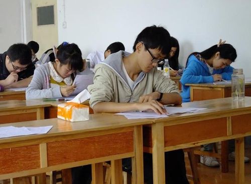 北大第一节上课，男生毅然决定退学复读，追寻心中梦想，勇敢追求未来