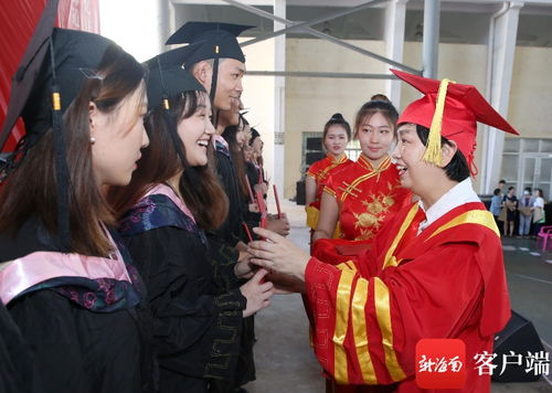 毕业典礼爆火的青花瓷女孩毕业了